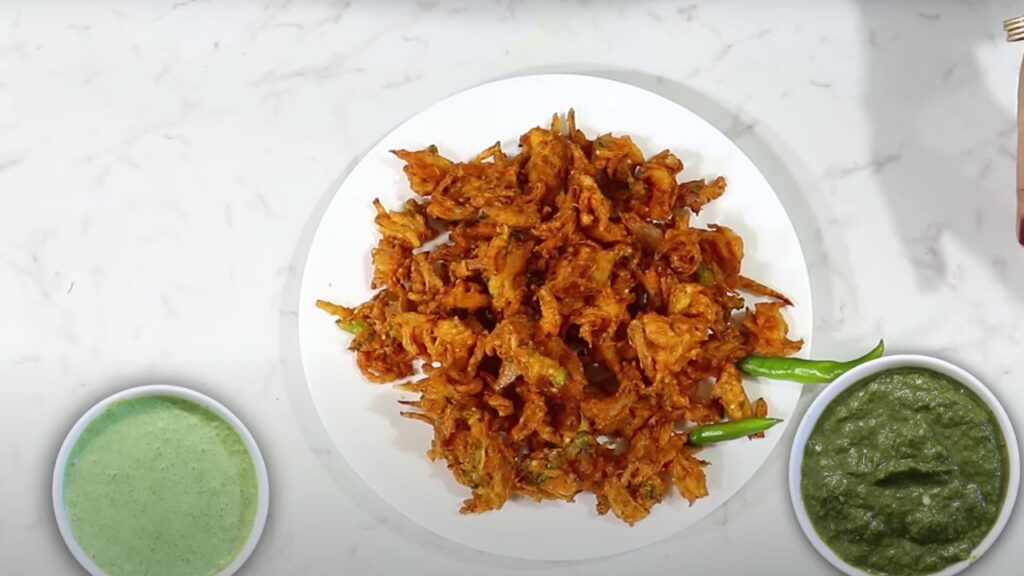 Besan aur Pyaaj ke Pakode
बेसन और प्याज के पकोड़े
