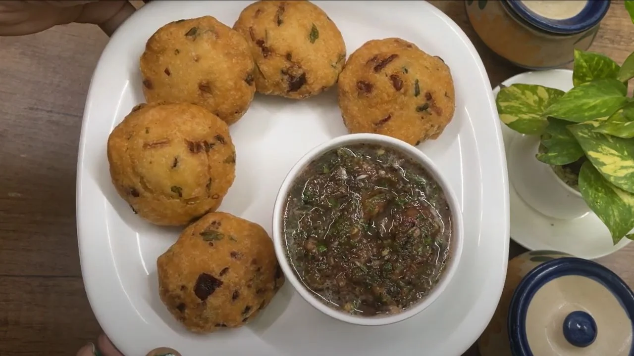 Urad dal vada recipe in hindi