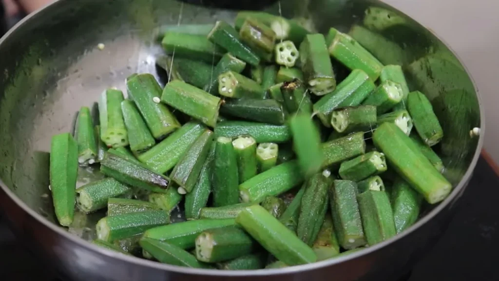 Dhaba Style Achari Bhindi