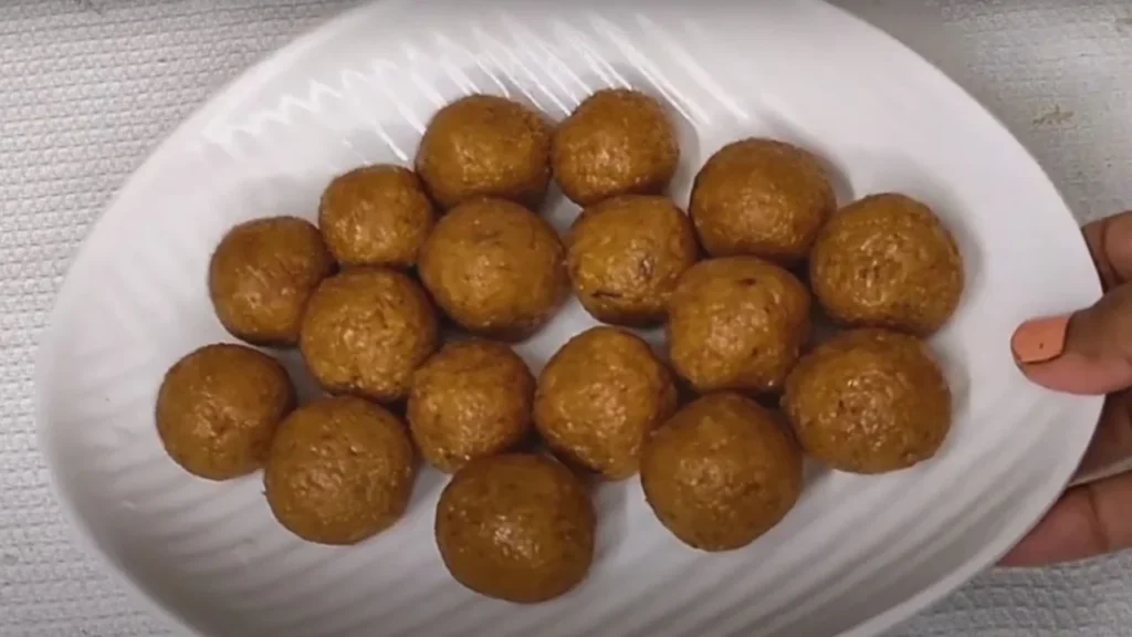 Coconut jaggery laddoo 