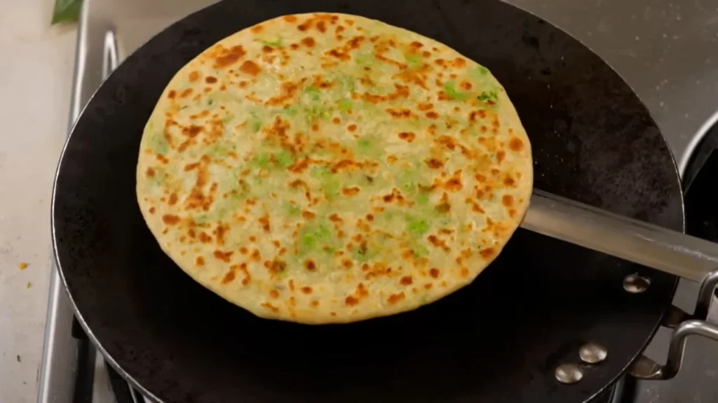 Hare Matar ka Paratha 